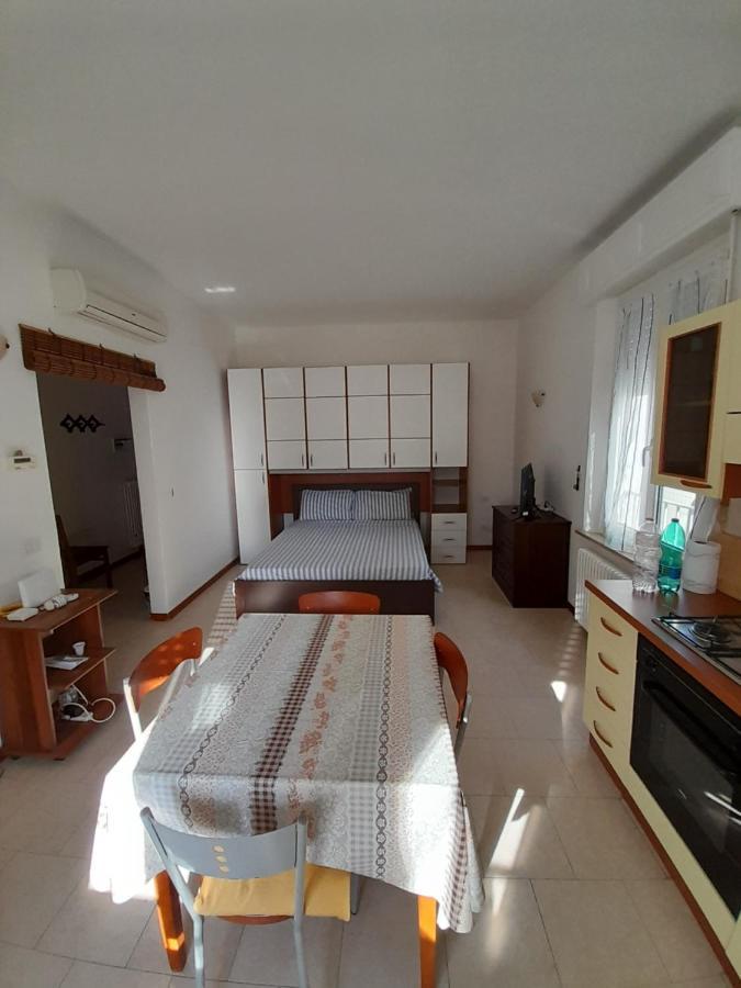 Breve Ristoro Apartment Parma Bagian luar foto